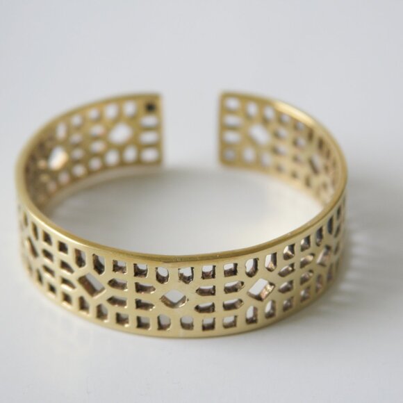 Handmade Recycled bullet shell brass bangle, Eco-friendly and Ethical jewelry - Picture 7 of 9